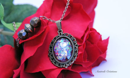 Sautoir « Glittering Vintage » en rouge opale